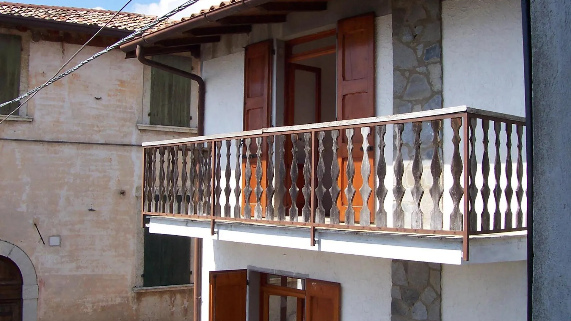 Casa Castanea - Garda Hideaway Villa Piano  Italy